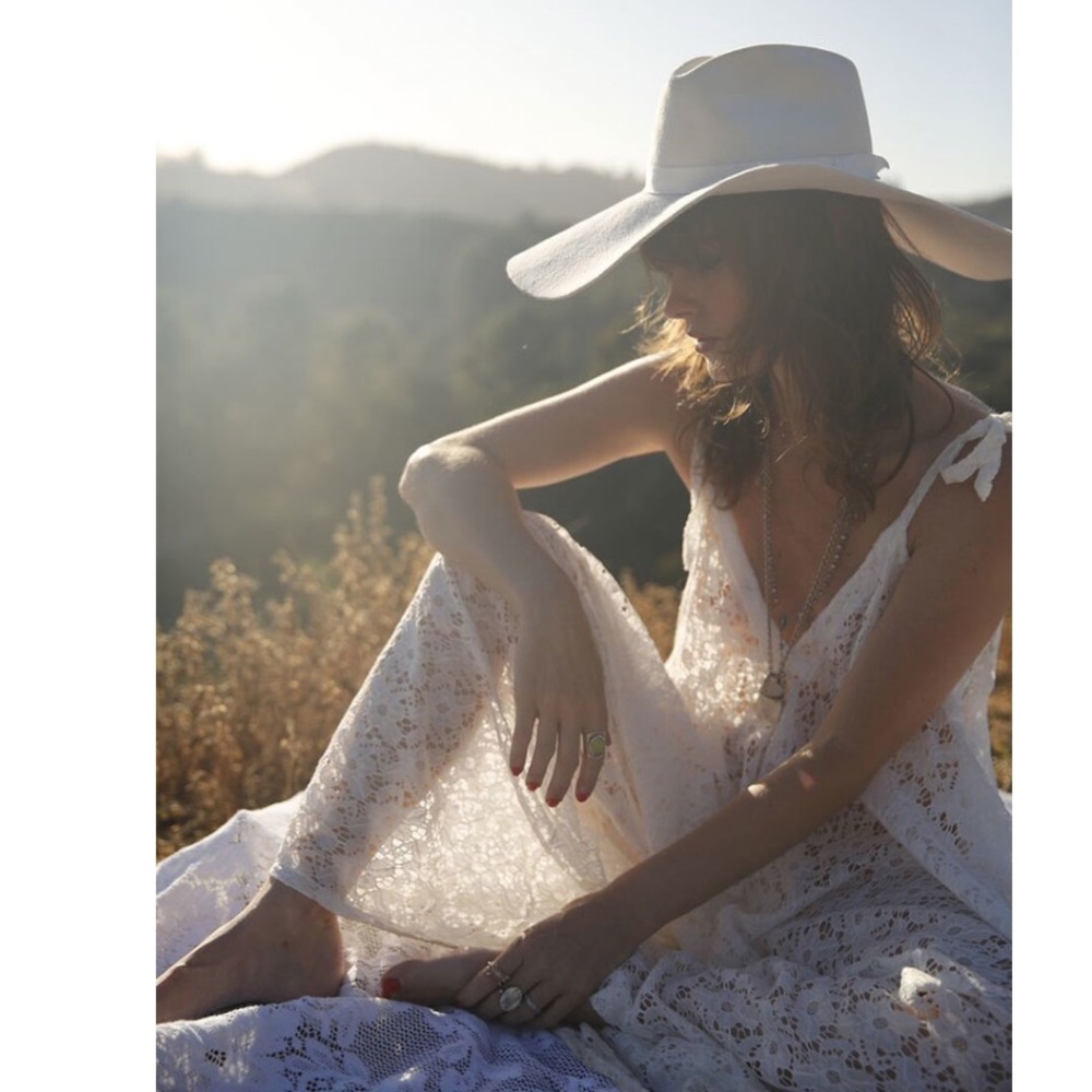 ⚡️Flash Sale⚡️White lace jumpsuit romper Gypsan